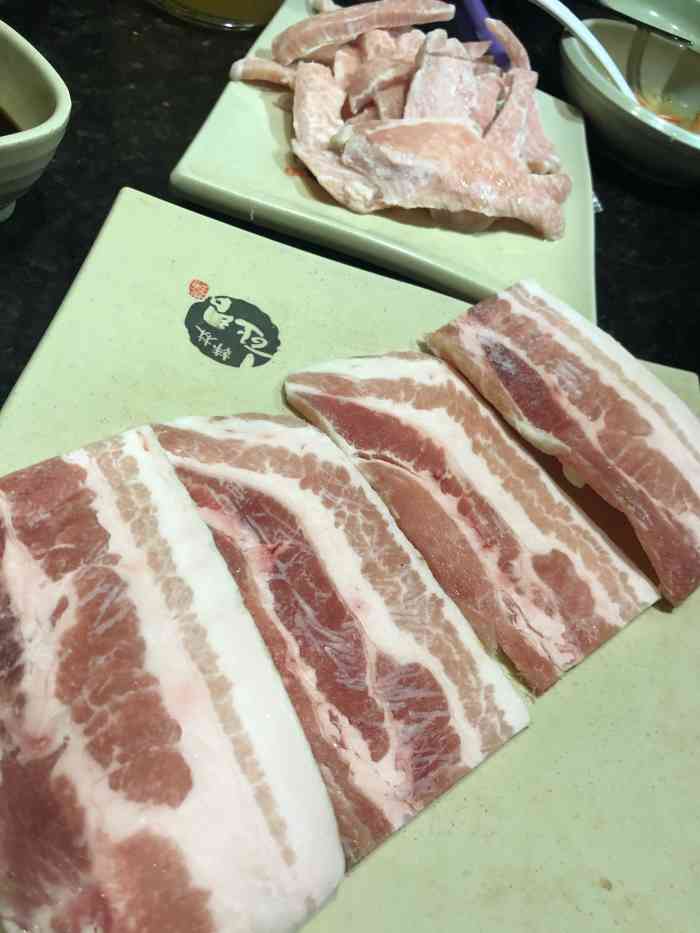 韩林烤肉(百联金山店)-"贵餐厅不看点评的是吧,那我再给个负分…….