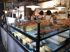 面包甜点陈列柜-仙峰天然面包(迎宾路店)
