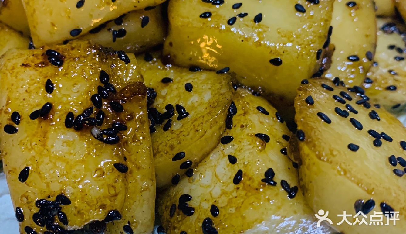 女生必备红糖黑芝麻炒年糕