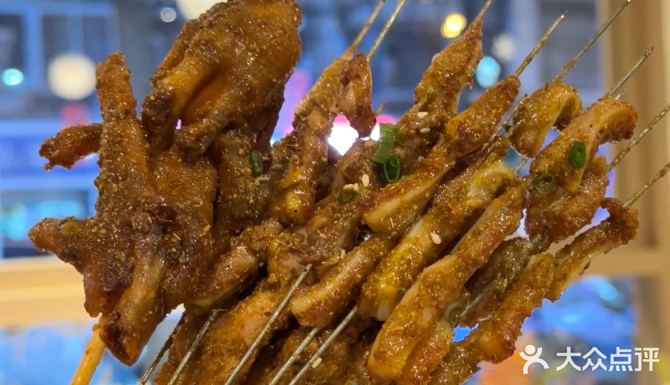 周末小聚少不了撸串🍢和啤酒🍻