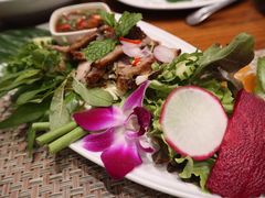 -Chom Cafe and Restaurant
