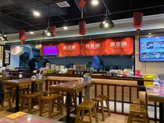 大堂-双燕楼·手工馄饨·汤面小吃(世纪汇店)