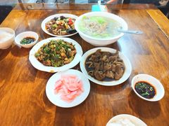 -茅屋大酒店