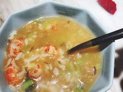 招牌小龙虾红汤泡饭-蜜桃花开·中西融合菜E&W(南长街店)