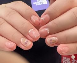 -进巍美甲美睫店