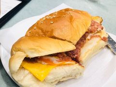 招牌咸牛肉芝士猪仔包-华嫂冰室(尖沙咀店)