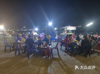 琅勃拉邦夜市家的明星款，好看是挺好看的