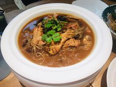 小鸡炖蘑菇-上关雪東北菜(中房金谊店)