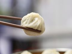 荠菜鲜肉小笼包-曼曼汤包(建国西路店)