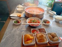 -野山舂·贵州现舂酸汤牛肉(民生路店)