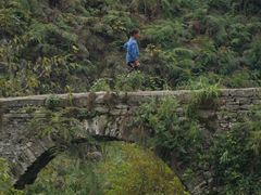 -高荡千年布依古寨旅游景区