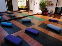 -Yvon yoga 瑜伽·精准体态管理中心