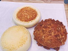 月亮芝士面包-巴黎贝甜·生日蛋糕(杭州文二路店)