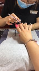 -花岐款式专研健康美甲沙龙