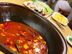 -万里闯关东铁锅炖菜馆(高新旗舰店)