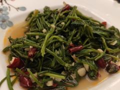 酸酸蒜蓉拌沙葱-西域阿里马新疆菜·清真(桂花路店)