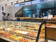面包甜点陈列柜-幸福西饼面包茶饮(车公庙店)