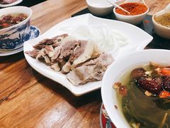-百年吾吾子手抓肉羊羔肉(山西巷店)