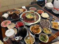-洞亭火锅(防空洞总店)