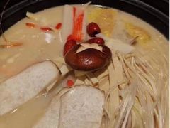 -三人行骨头王火锅(长寿店)