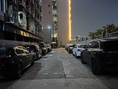 -欢漫酒店(布吉石芽岭地铁站店)