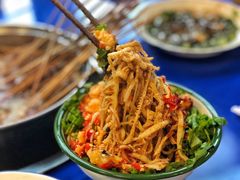 -马路边边串串香形象店(磐石路店)