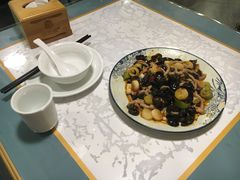 鱼香肉丝-付掌柜在成都·热炒砂锅集(金禾店)