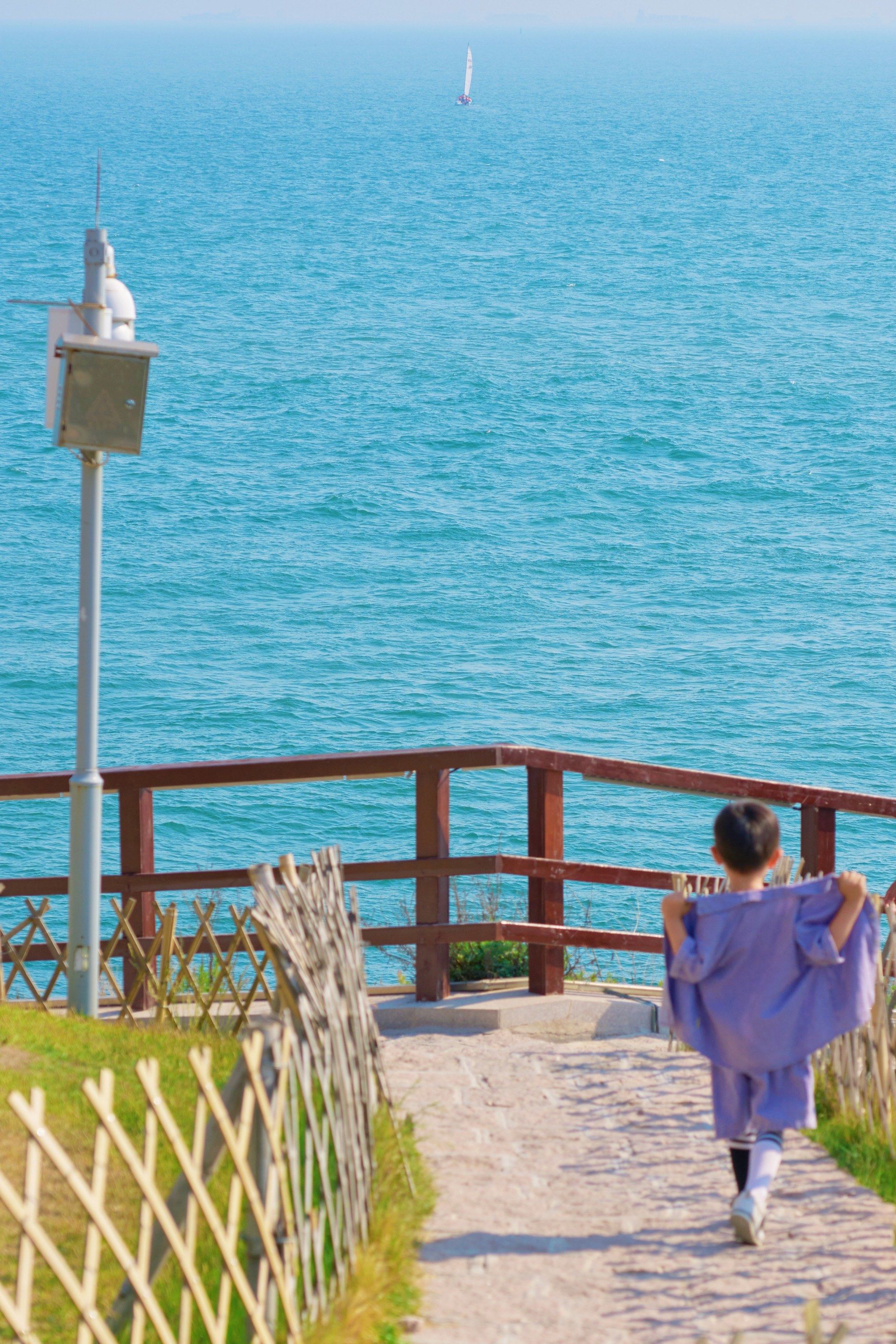 来青岛旅游的朋友一定不要错过这个免费的海边:小麦岛公园～
距离