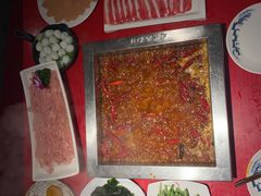 -二荆条·蜀鲜汇城市森林火锅