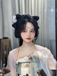 -一揽芳华汉服旗袍体验馆(拙政园店)