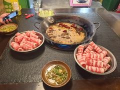 -渝井巷重庆老火锅(沈阳吉祥店)