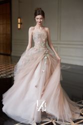-Renee芮亦婚纱(原丽莎)