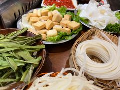 -黔有有贵州酸汤夺夺粉火锅(五味十字店)