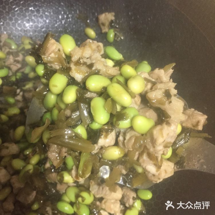 很下饭的一道菜，肉丝咸菜毛豆，肉切丝切丁都可以