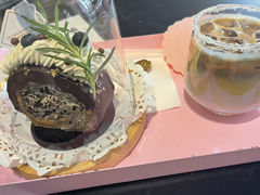 -喵屿·大理花园猫咖