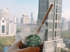 -星巴克臻选(上海中环广场2F店)