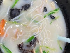 -花馬肆.云南过桥米线(汉神购物广场现场熬汤店)