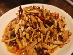 -临江餐馆二楼美食部落
