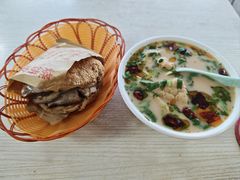 -洪峰浩老北京烧饼夹肉(角门路店)
