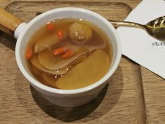 无花果海底椰雪梨汤-炖物24章·顺时轻养茶(杭州大厦店)