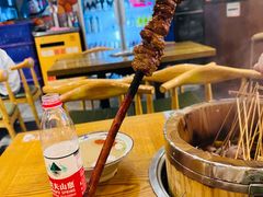 红柳大串羊肉-聚串门儿·东北烧烤(信义坊店)
