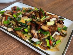 摩梭酱肉炒大蒜-品味泸沽湖•民族特色菜(大落水店)