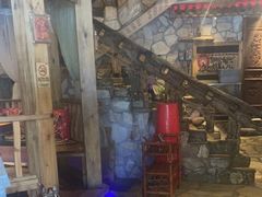 -老牌坊云南鱼豆花火锅(爱建店)