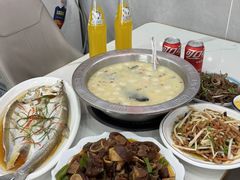 -丹水桥地锅鱼·翘嘴鲌·地方特色全鱼宴(丹江口大坝店)