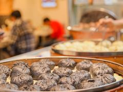 黑猪肉黑金包-李与白包子铺(桐梓林店)