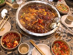 -肖肖酸萝卜鱼火锅(总店)