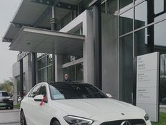 -上海星瀚奔驰4S店(红柳路店)