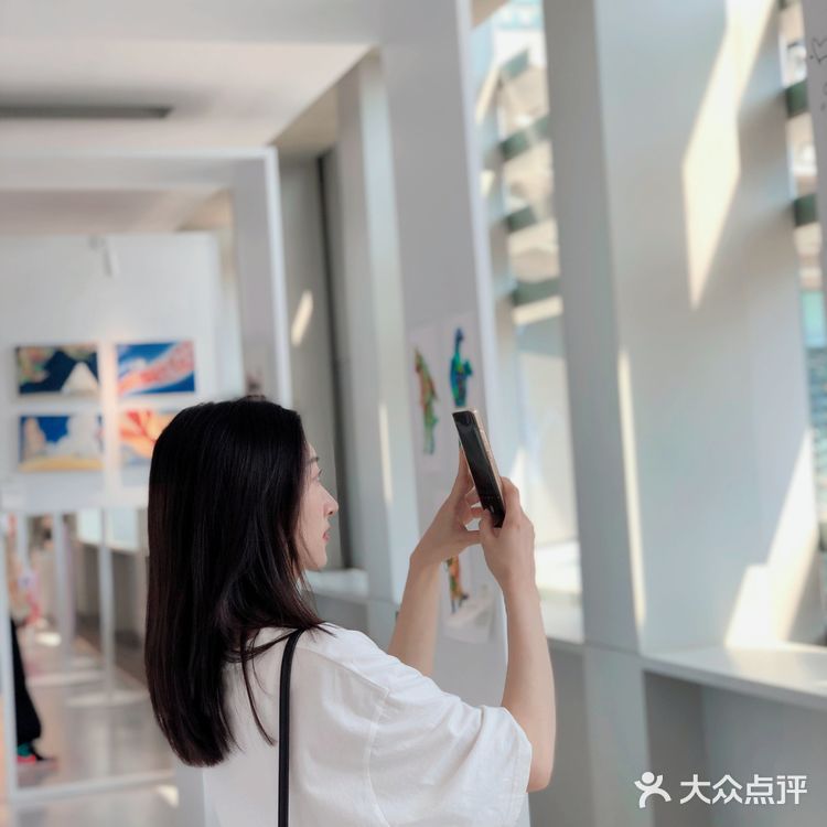 成都看展丨奇奇怪怪就很可爱的插画展