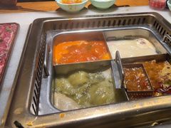 -巴渝瓦肆重庆鲜火锅(宝龙环湖店)