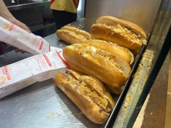 -Bánh Mì Huynh Hoa